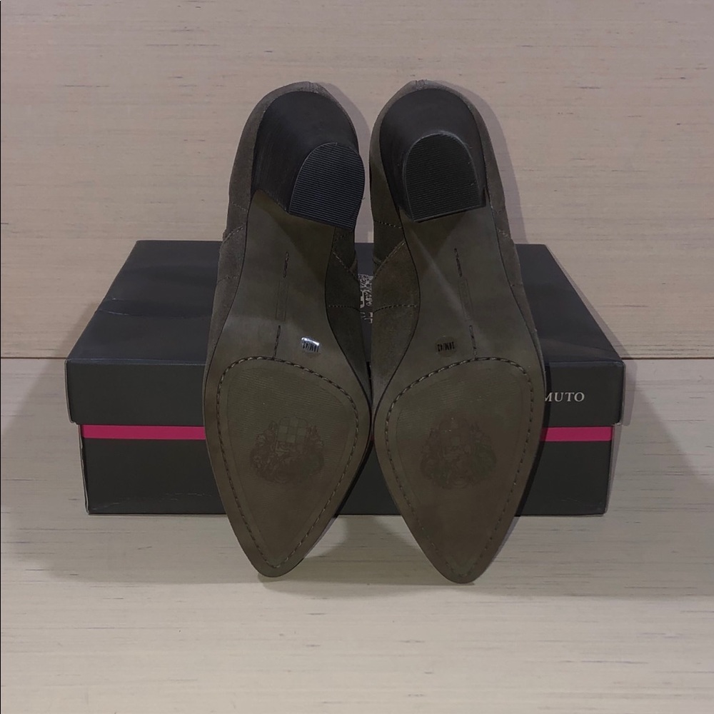 Vince Camuto Creestal Booties - NEW IN BOX - Picture 8 of 8